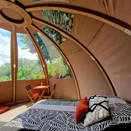 Les Nuits De Cassiopee Bed and Breakfast